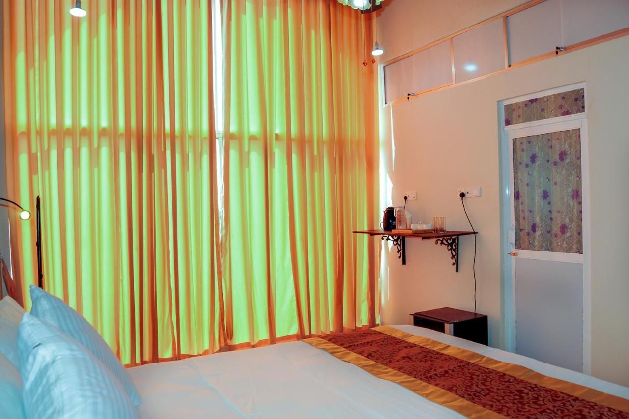 Woodycrest Hotell Trincomalee Exteriör bild
