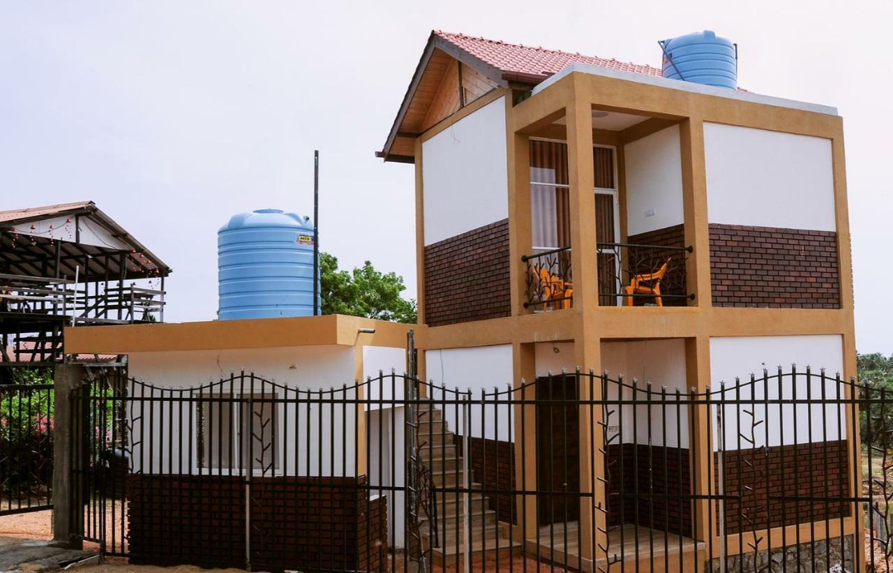 Woodycrest Hotell Trincomalee Exteriör bild