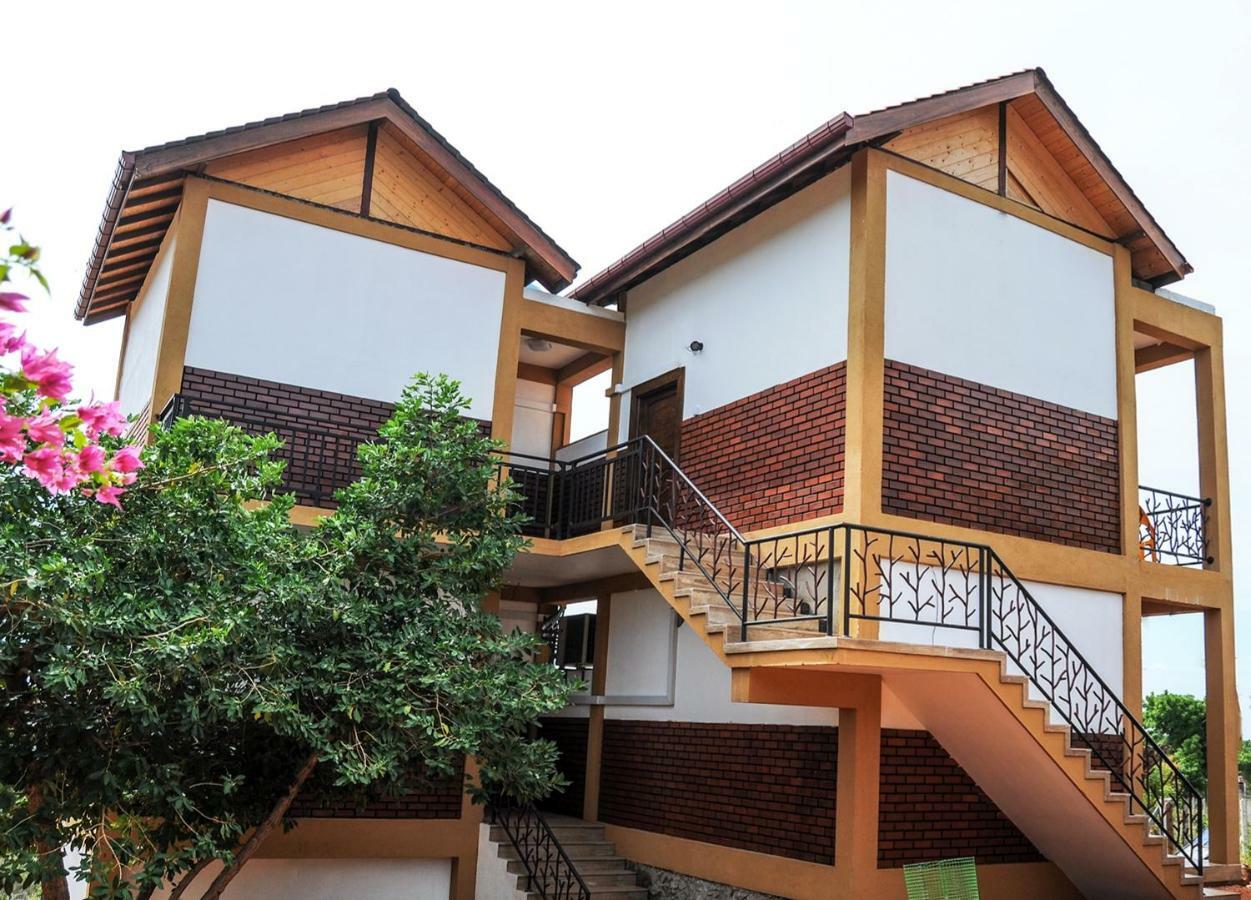 Woodycrest Hotell Trincomalee Exteriör bild